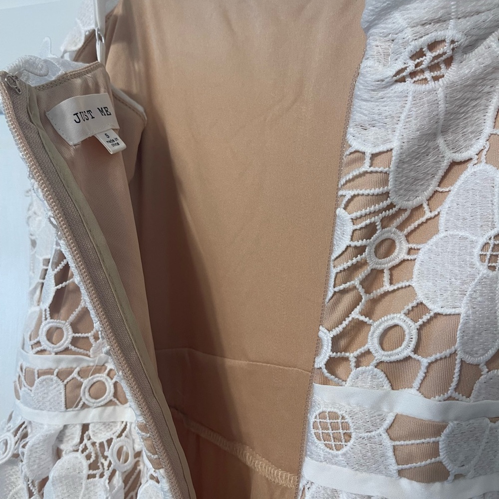 Just Me NWOT White & Nude Floral Lace Tiered Sleeveless Midi Dress - Picture 9 of 12